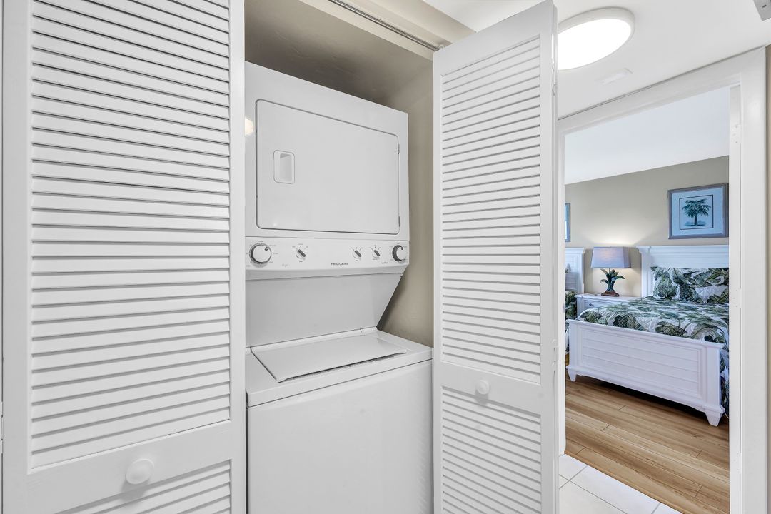 711 W Elkcam Cir #307, Marco Island, FL 34145