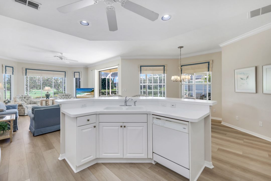 190 Palmetto Dunes Cir, Naples, FL 34113