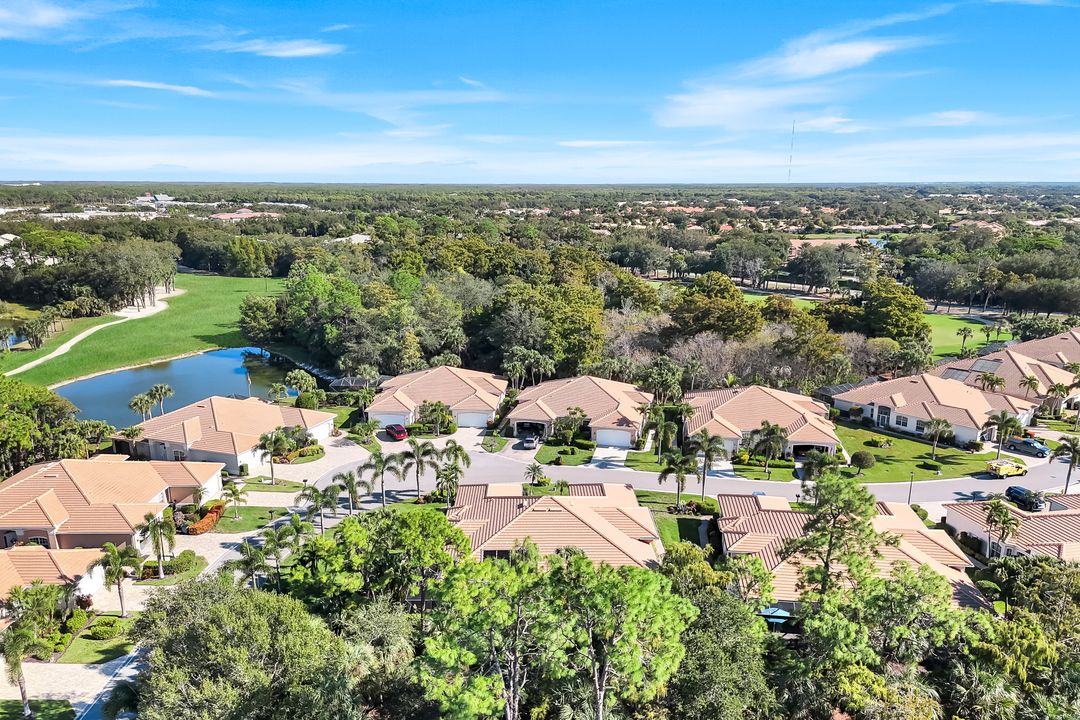 12694 Fox Ridge Dr, Bonita Springs, FL 34135