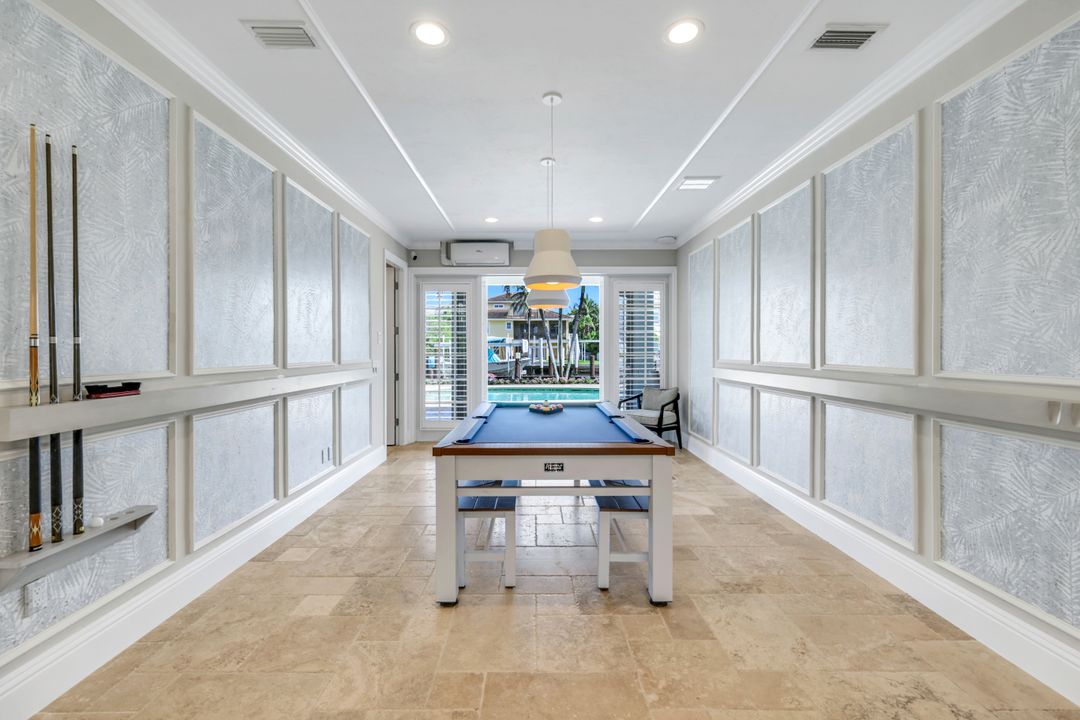 273 Egret Ave, Naples, FL 34108