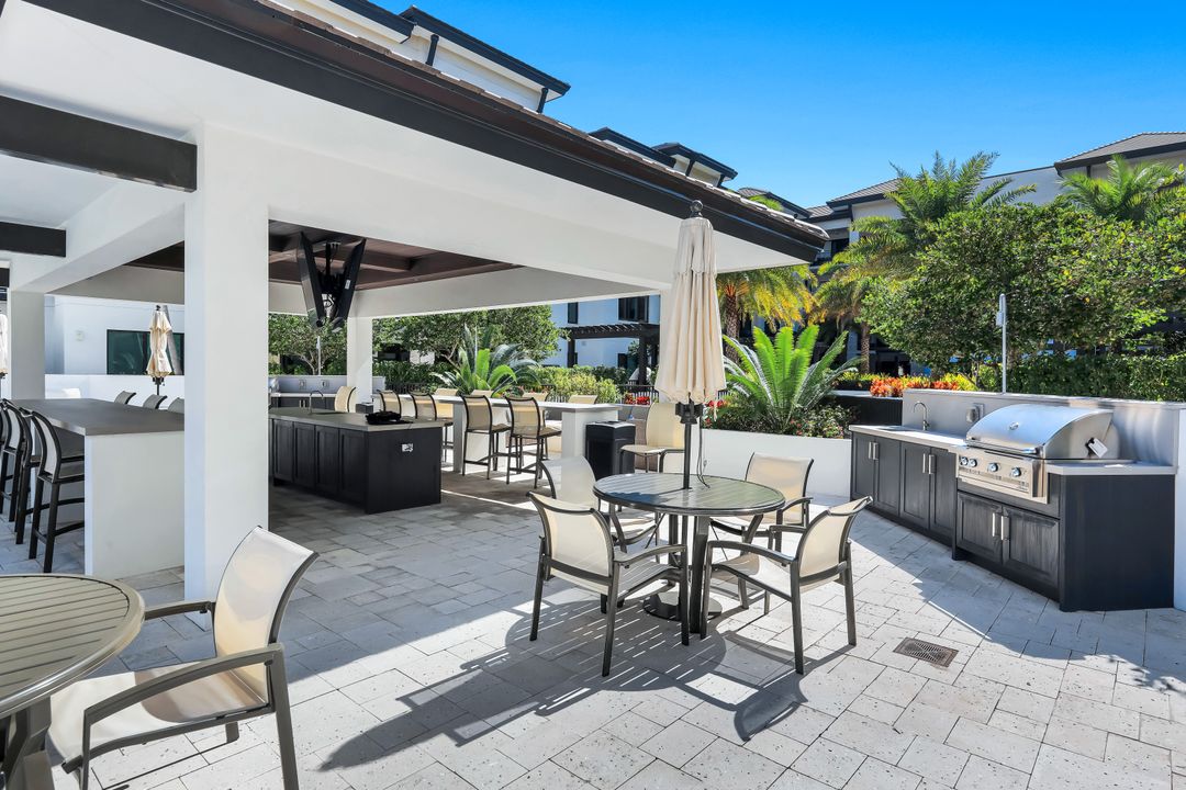 1130 3rd Ave S #405, Naples, FL 34102