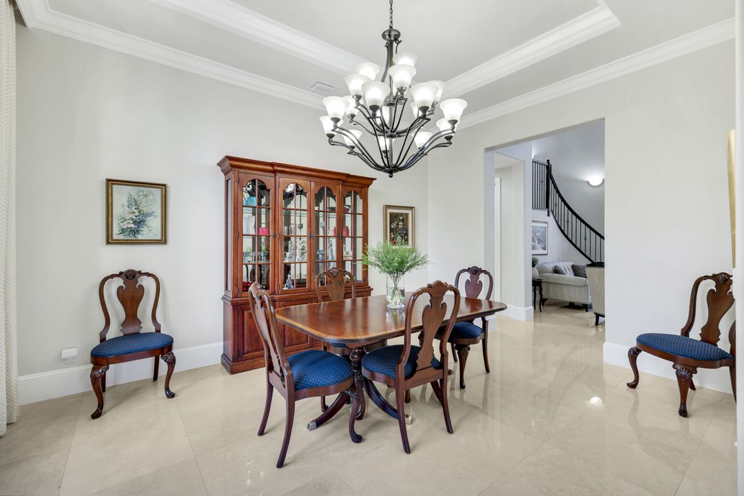 2351 Traditions Ct, Naples, FL 34105