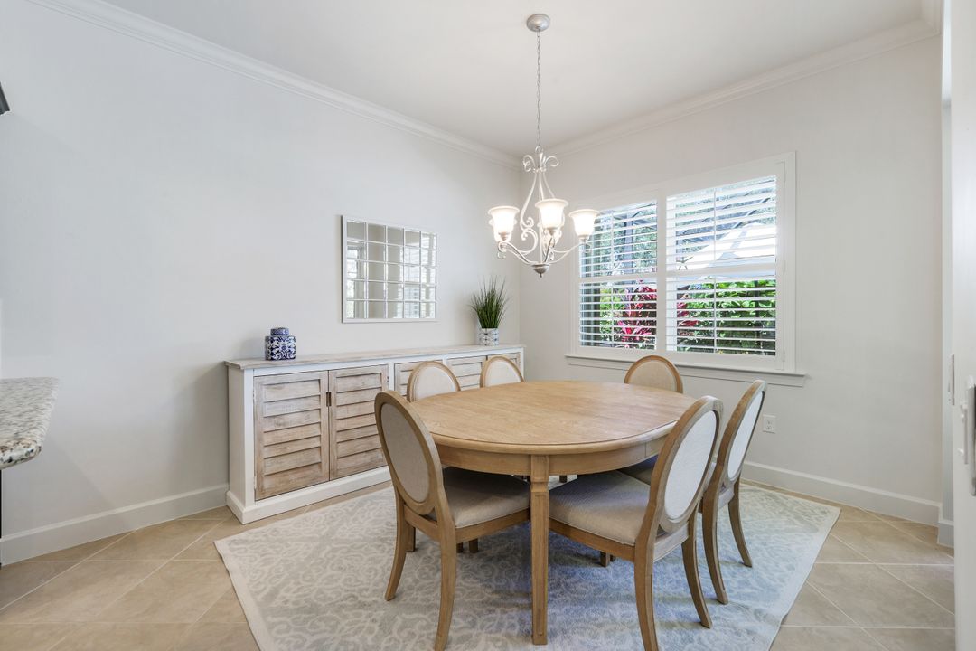 9578 Coquina Cir, Naples, FL 34120