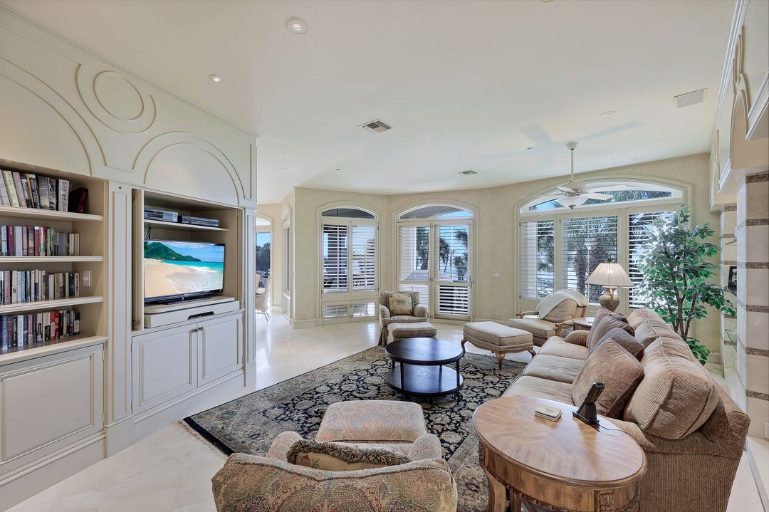 7425 Bay Colony Dr, Naples, FL 34108