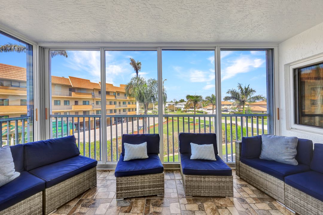 711 W Elkcam Cir #307, Marco Island, FL 34145