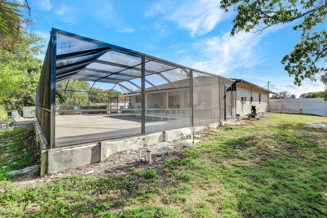 2540 47th Terrace SW, Naples, FL 34116