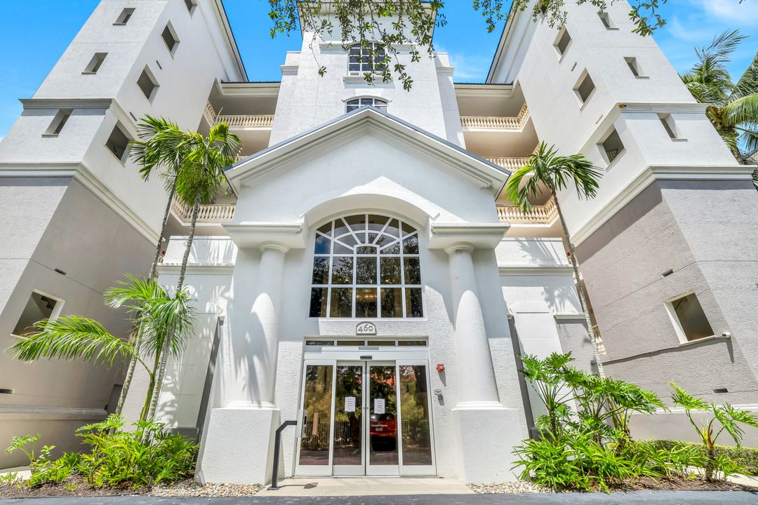 460 Launch Cir #202, Naples, FL 34108