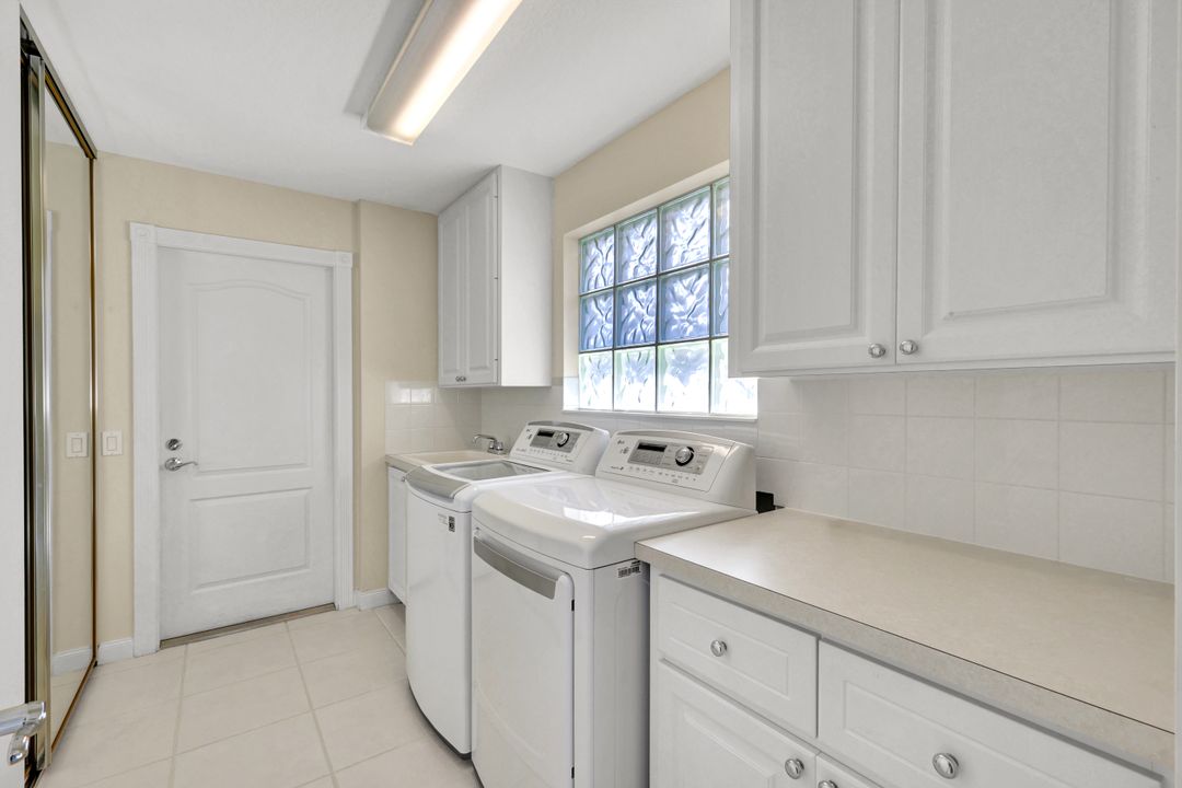 3312 Cayman Ln, Naples, FL 34119