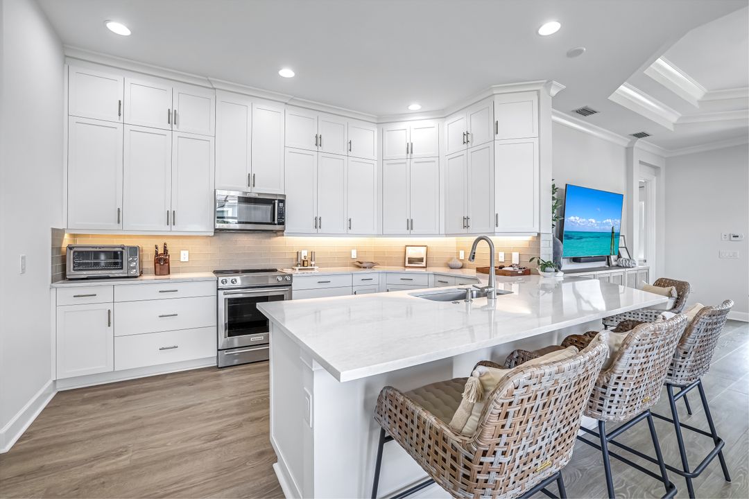 8878 Yucatan Ct, Naples, FL 34112