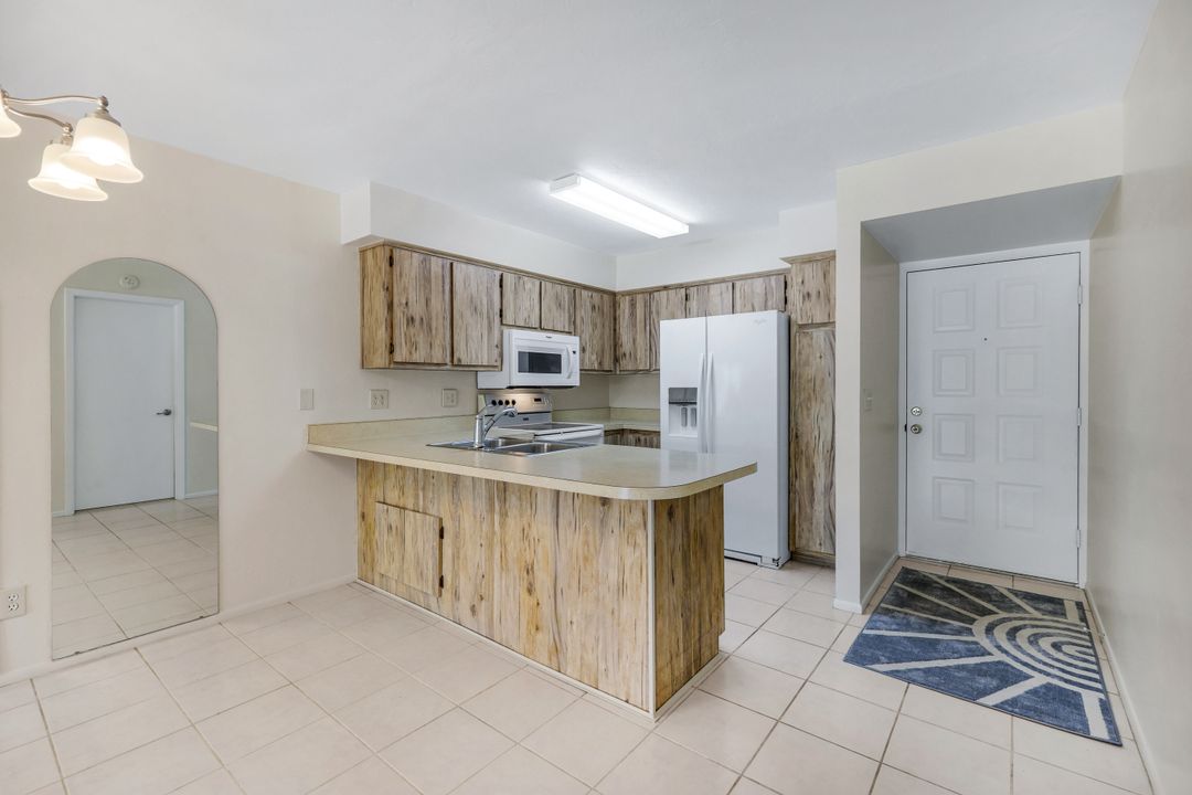 1100 Pondella Rd  #906, Cape Coral, FL 33909