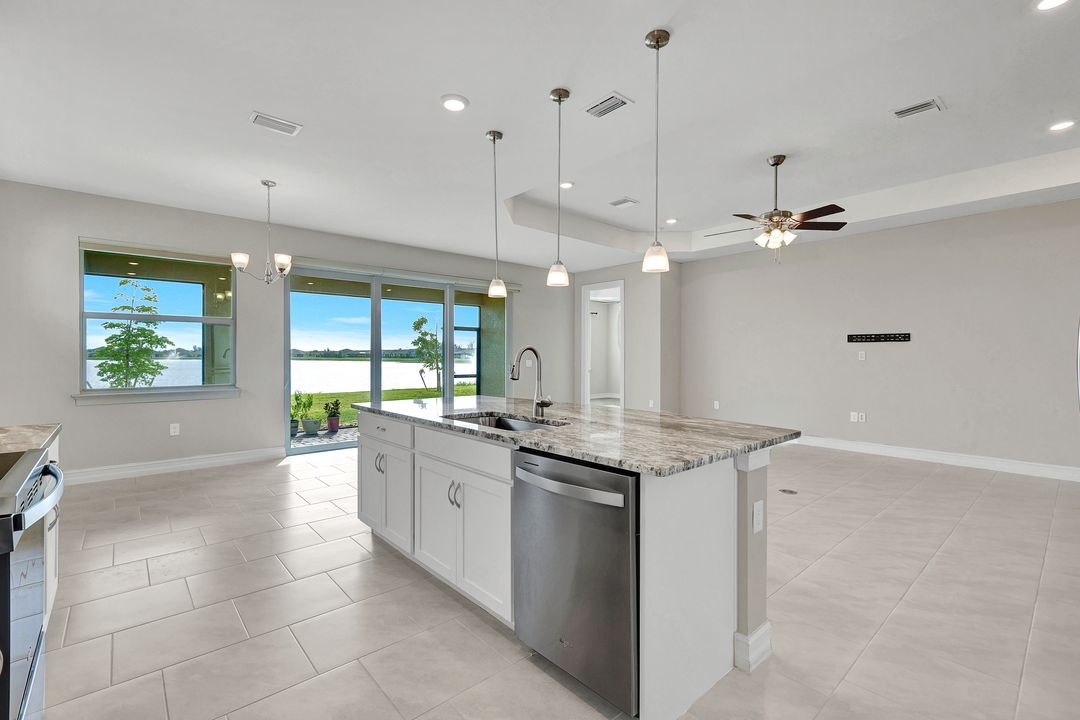447 Spg Hl Lk Lp, Cape Coral, FL 33993