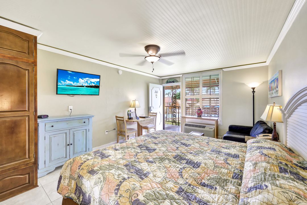 2555 Tamiami Trail N #263, Naples, FL 34103