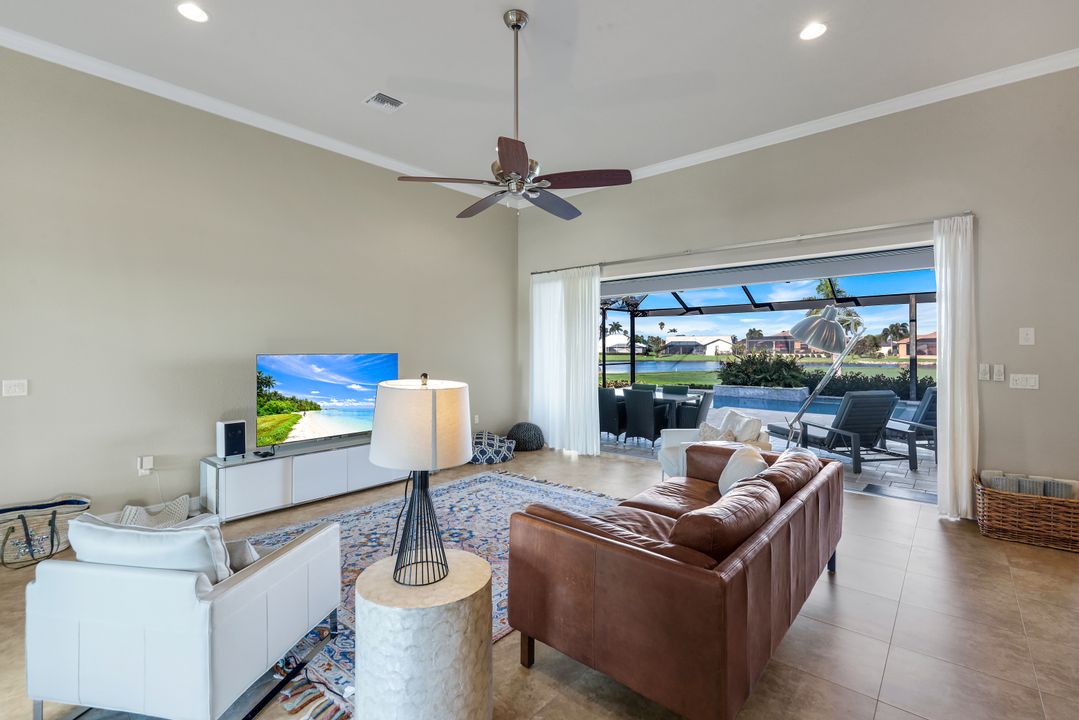 11899 King James Ct, Cape Coral, FL 33991