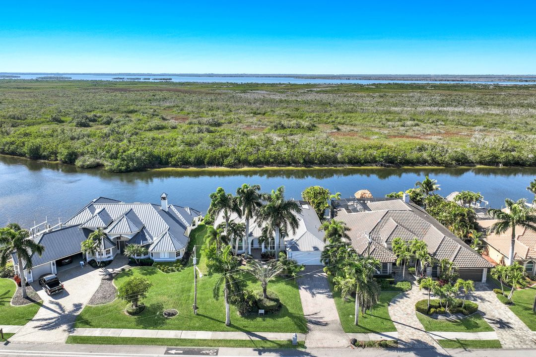 3624 Surfside Blvd, Cape Coral, FL 33914