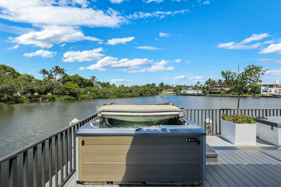 4900 Gulf Shore Blvd N, Naples, FL 34103
