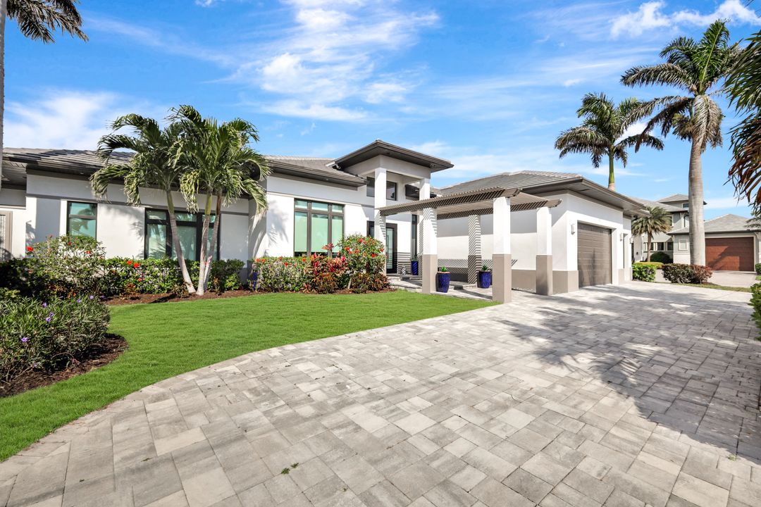 1135 Lorraine Ct, Cape Coral, FL 33904