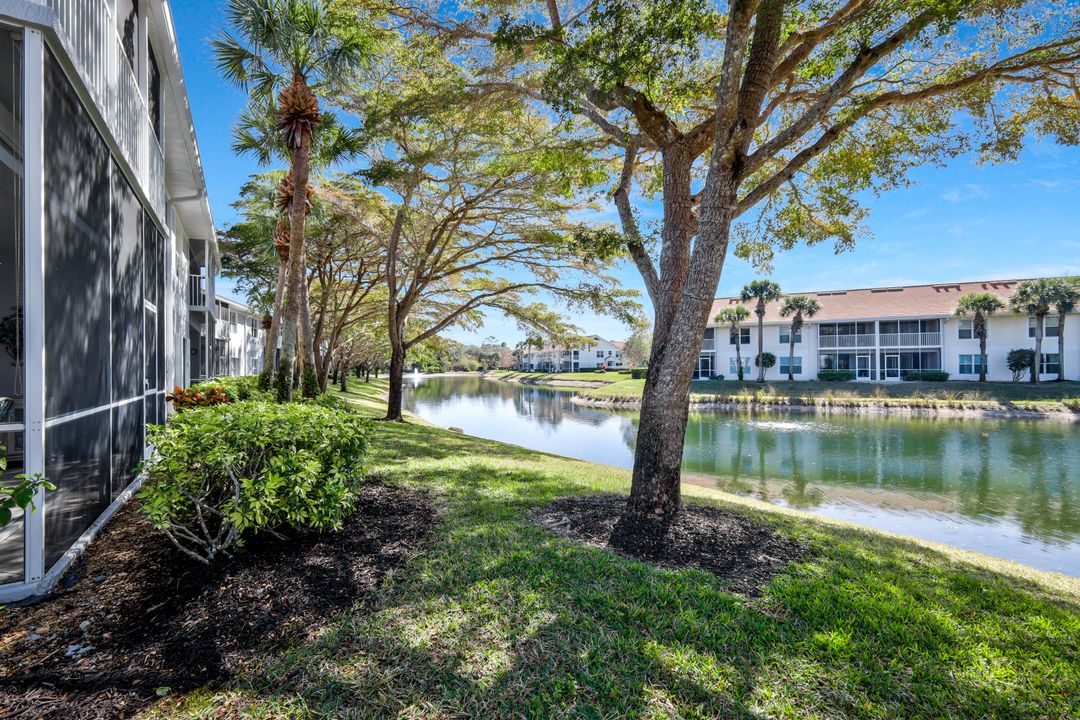 5650 Northboro Dr #102, Naples, FL 34110