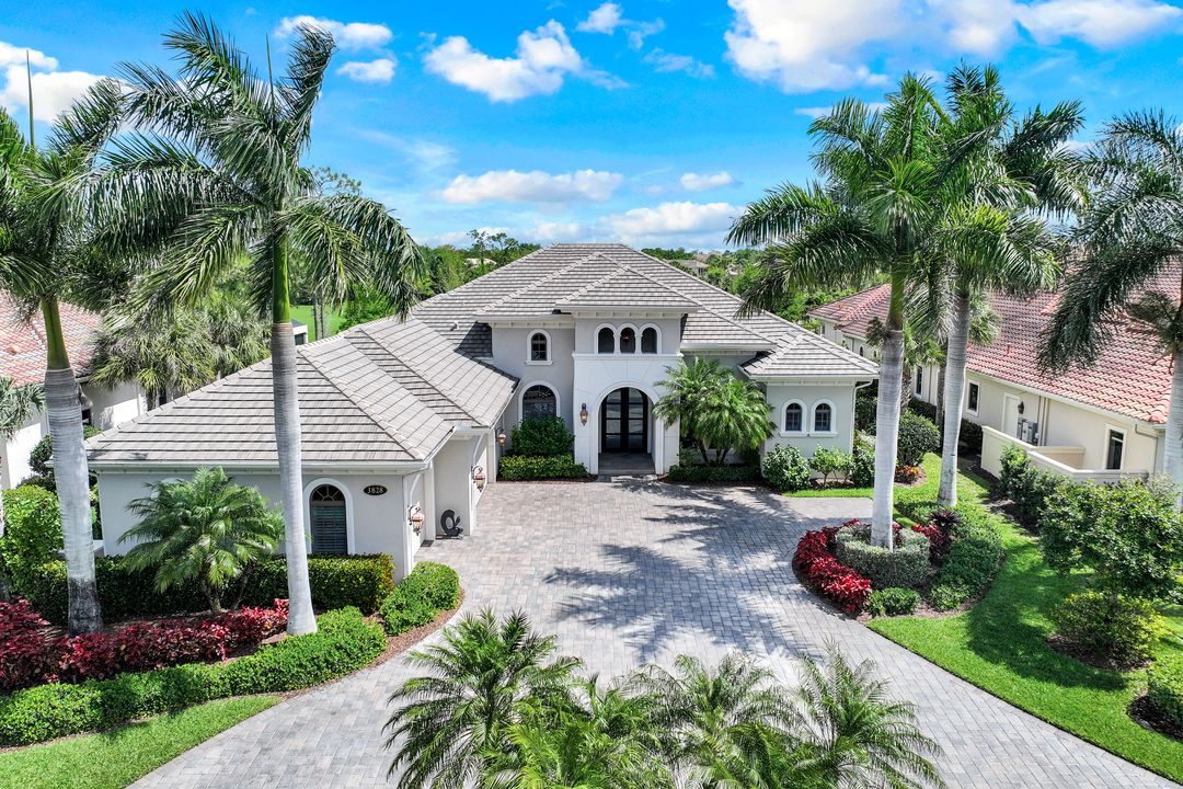 3828 Isla Del Sol Way, Naples, FL 34114