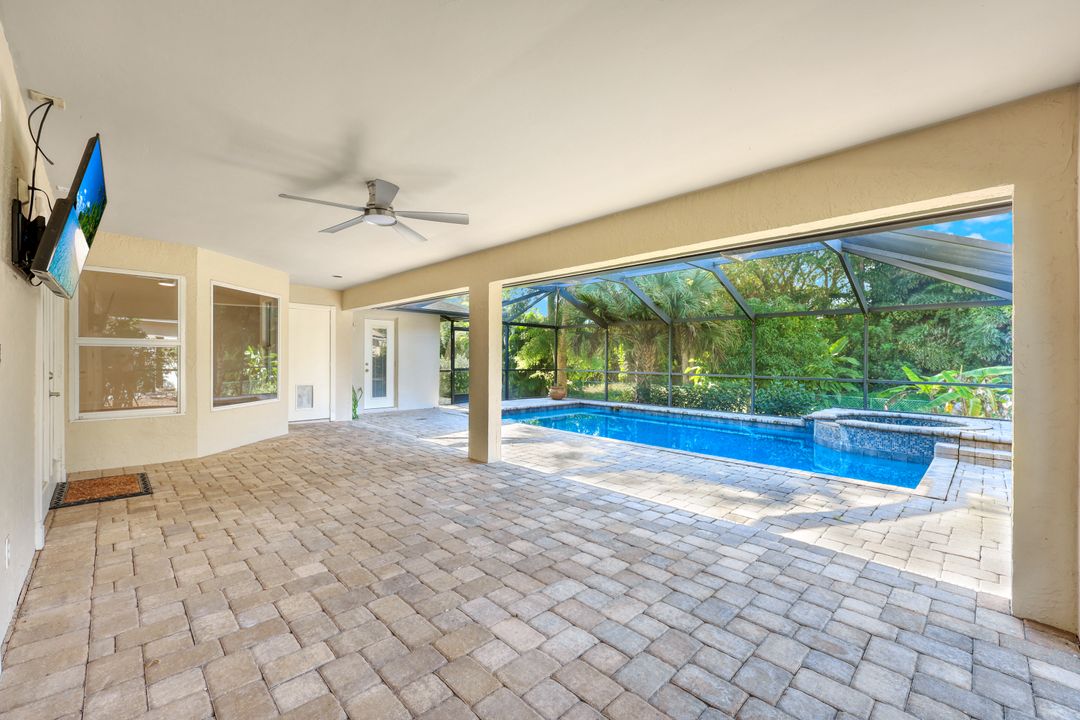 244 Channing Ct, Naples, FL 34110