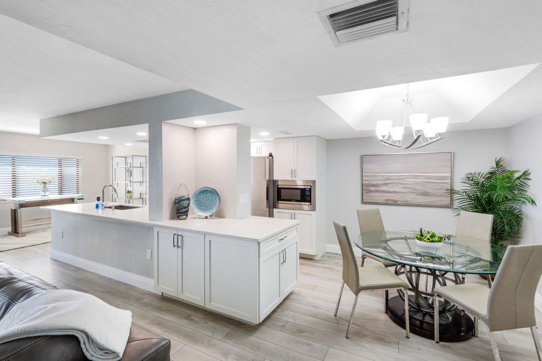 10951 Gulf Shore Dr #1202, Naples, FL 34108