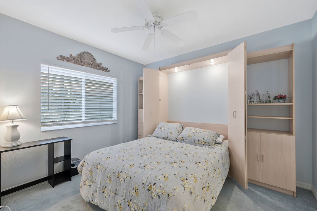186 Gabriel Cir #9, Naples, FL 34104