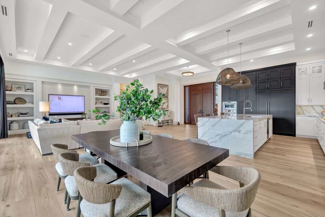 701 Plantation Ct, Marco Island, FL 34145