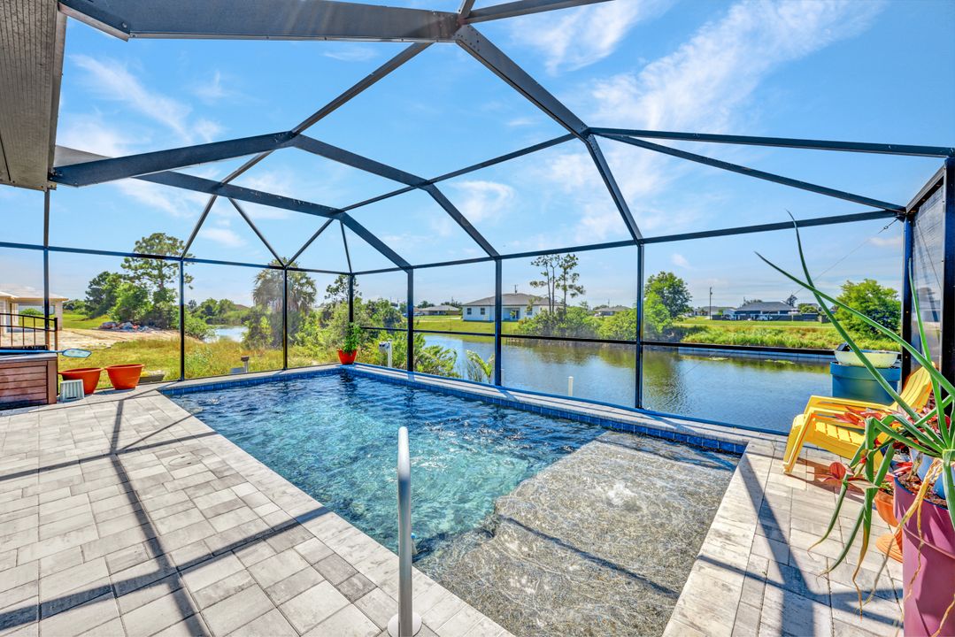 2906 NE 6th Ave, Cape Coral, FL 33909