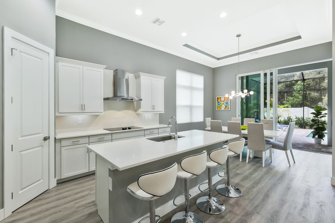 3754 Sapphire Cv Cir, Naples, FL 34114