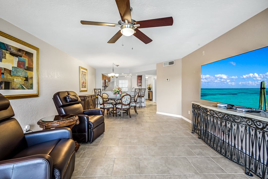 9580 Victoria Ln #208, Naples, FL 34109