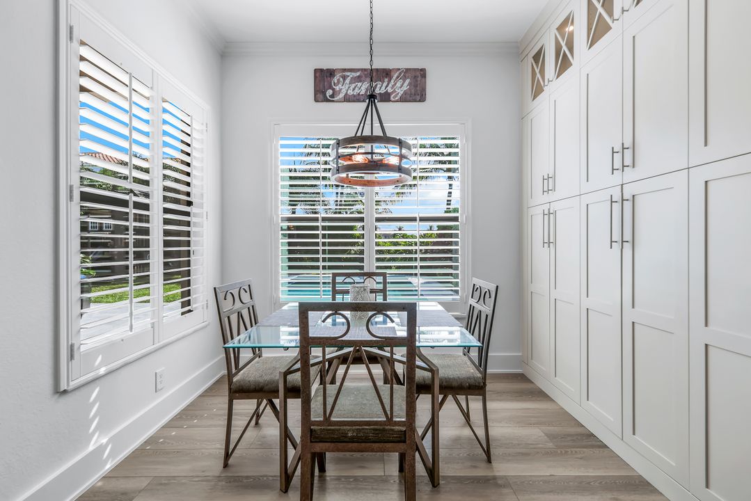 2704 Crystal Way, Naples, FL 34119