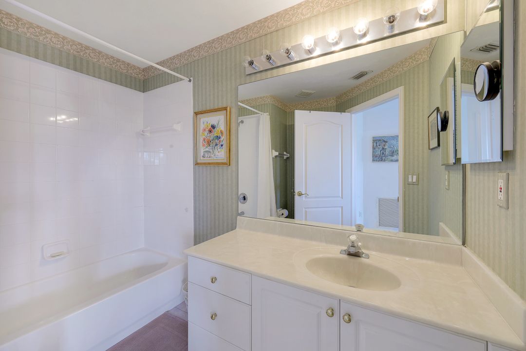 1082 Jardin Dr, Naples, FL 34104