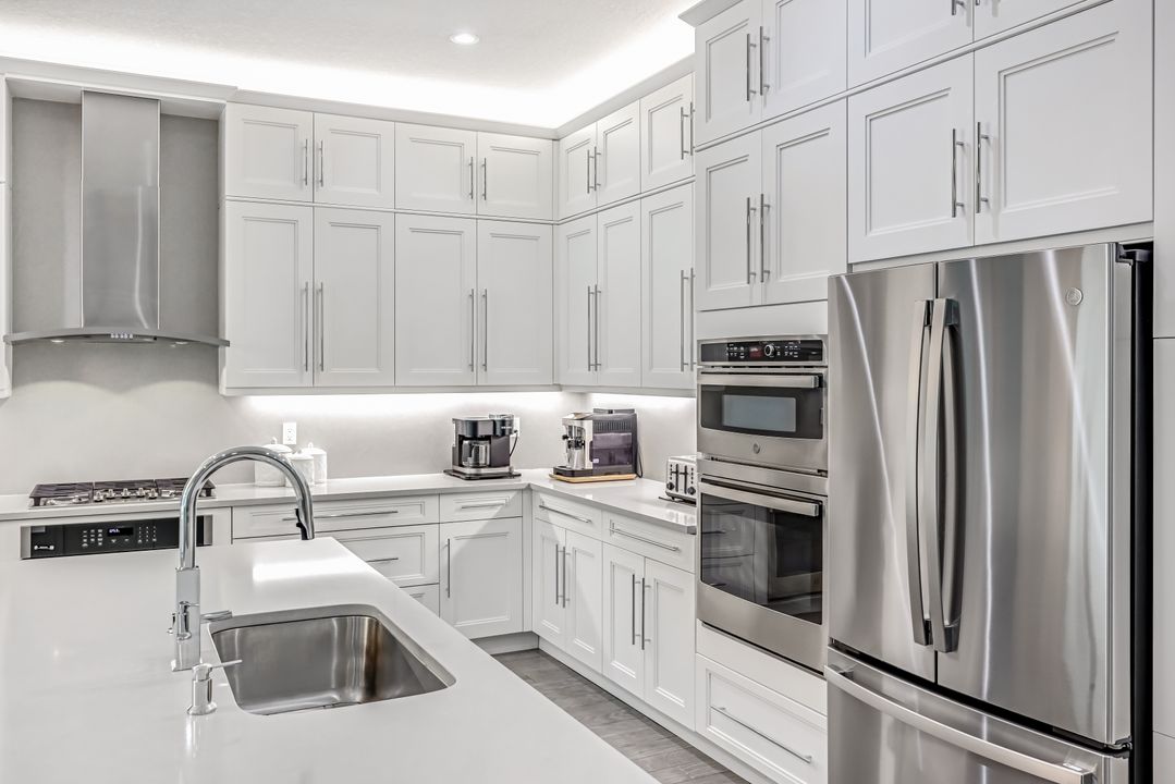 12083 Azalea Wy, Naples, FL 34120