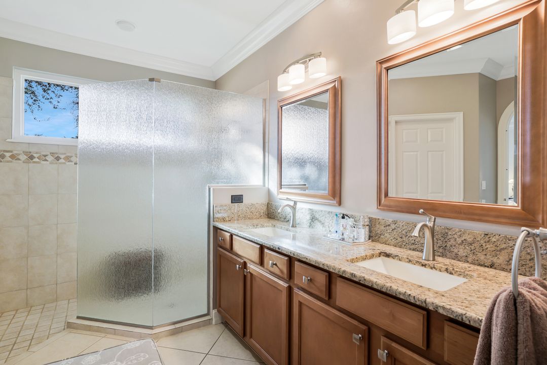 1619 Cayman Ct, Naples, FL 34119