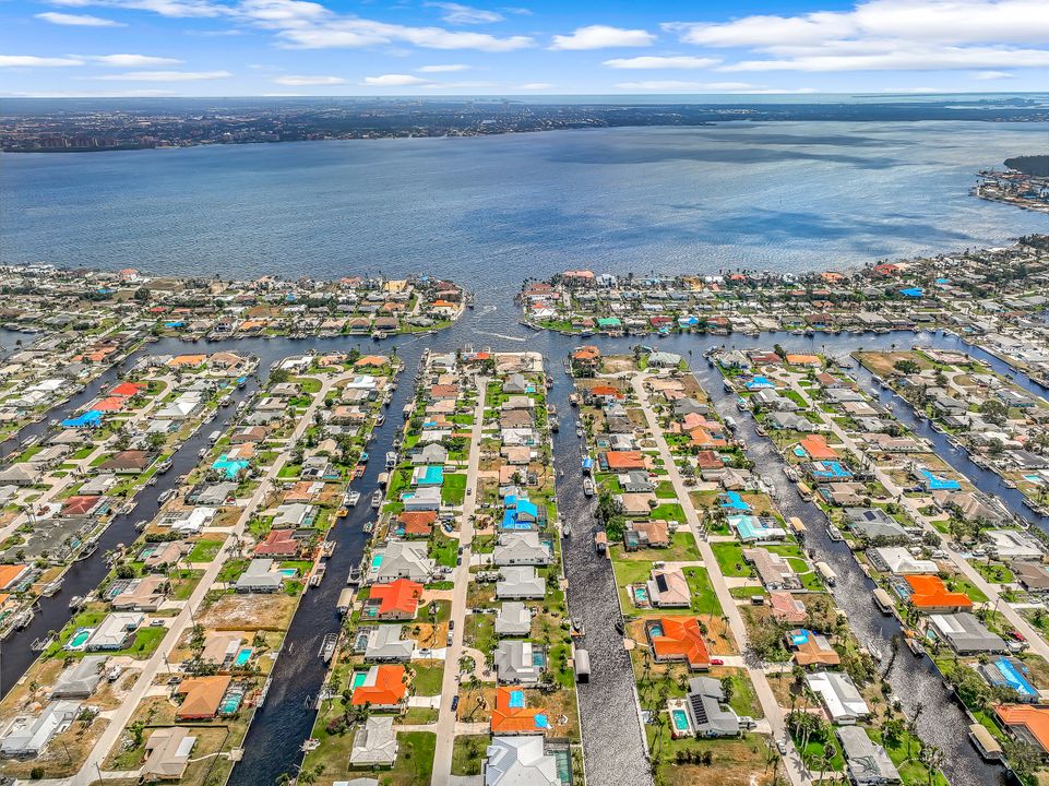 5326 Colonade Ct, Cape Coral, FL 33904