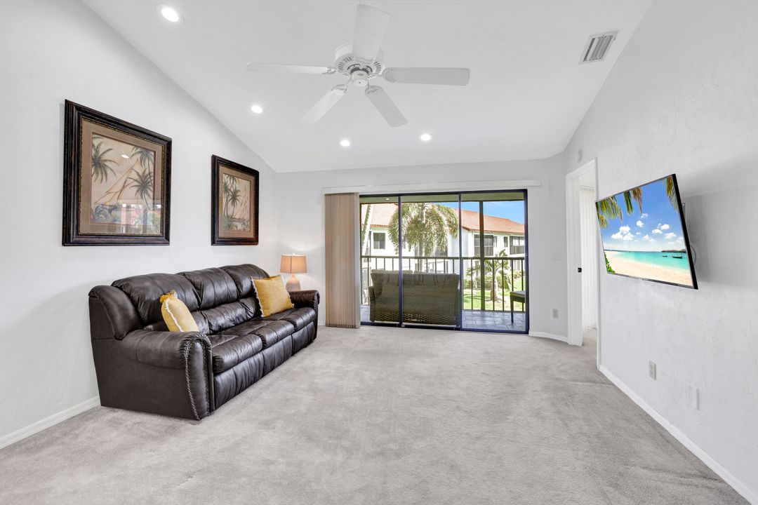 4987 Pepper Cir, Naples, FL 34113