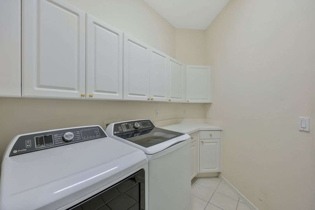12695 Fox Ridge Dr, Bonita Springs, FL 34135