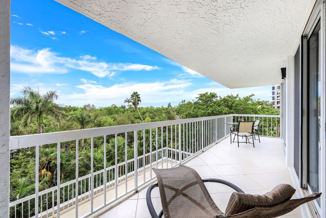 5501 Heron Point Dr #204, Naples, FL 34108