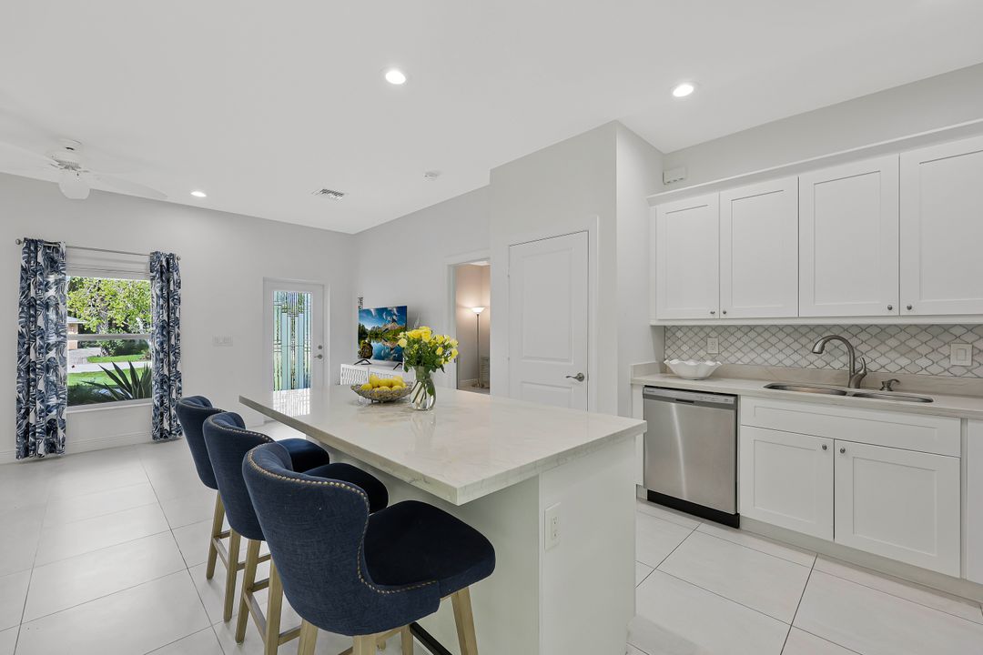 3892 14th St N, Naples, FL 34103