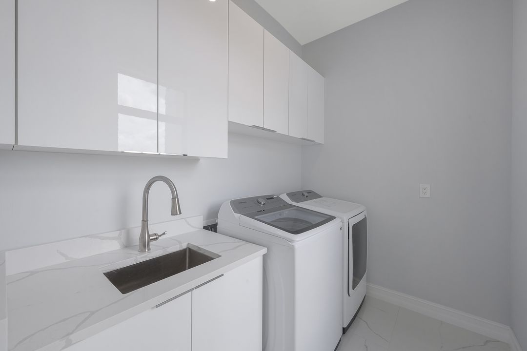 18288 Royal Hammock Blvd, Naples, FL 34114