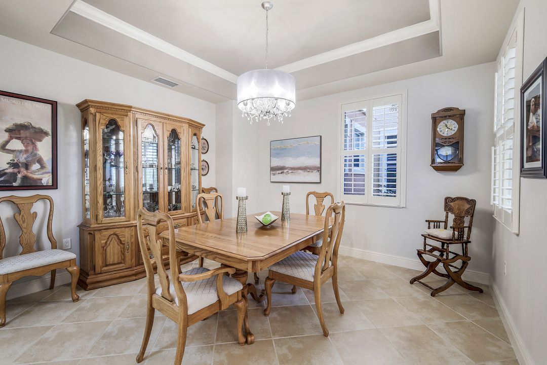525 Avellino Isles Cir #33101, Naples, FL 34119