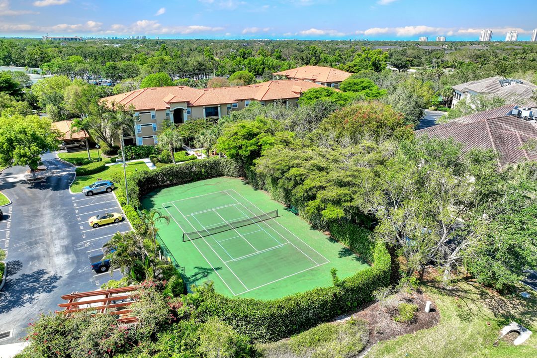 8950 Colonnades Ct E #834, Bonita Springs, FL 34135