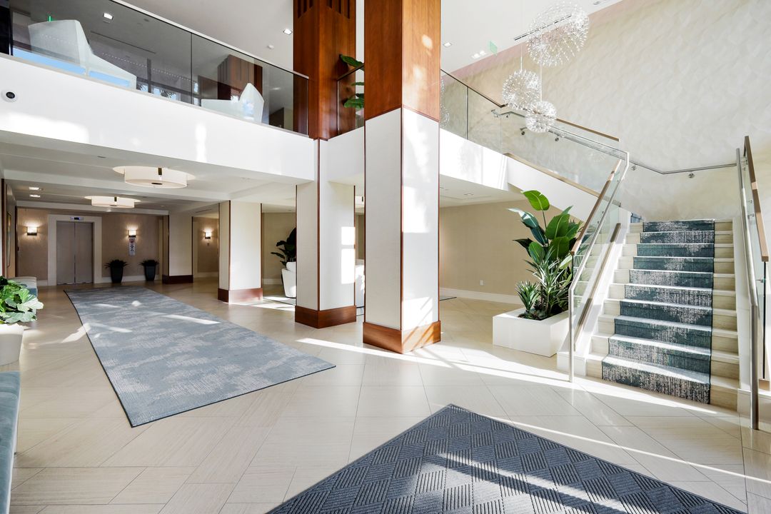 5601 Turtle Bay Dr #1102, Naples, FL 34108