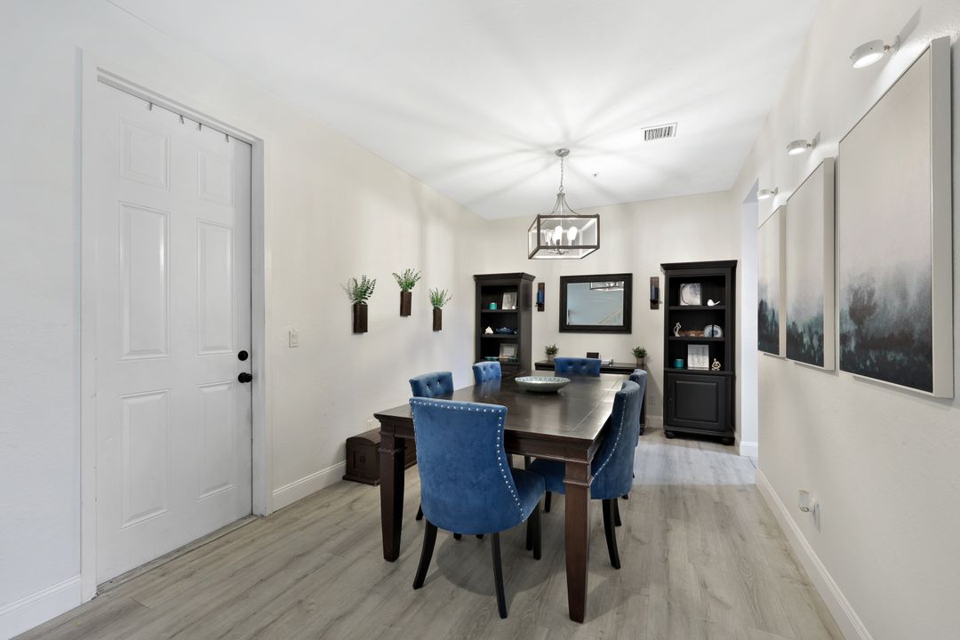 1430 Mariposa Cir, Naples, FL 34105