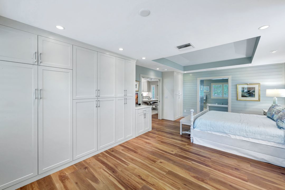 1874 Farm Trail, Sanibel, FL 33957