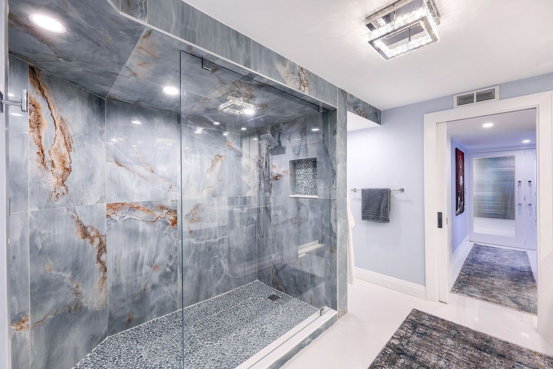 4551 Gulf Shore Blvd N #1003, Naples, FL 34103