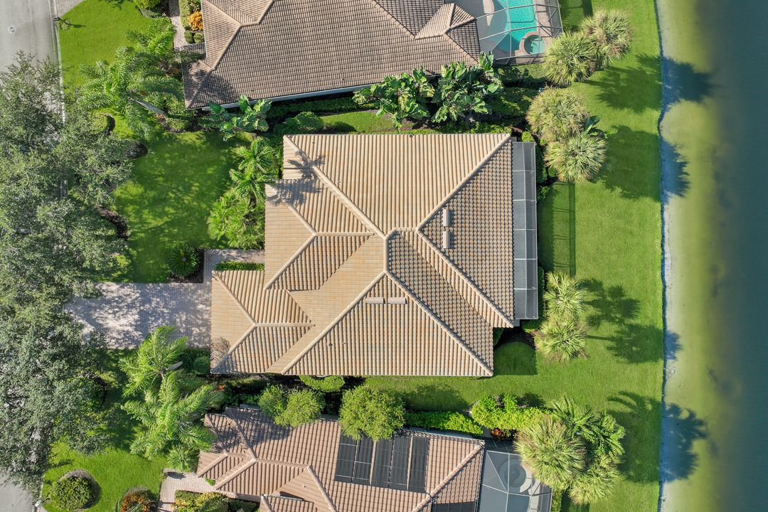 8737 Mustang Island Cir, Naples, FL 34113