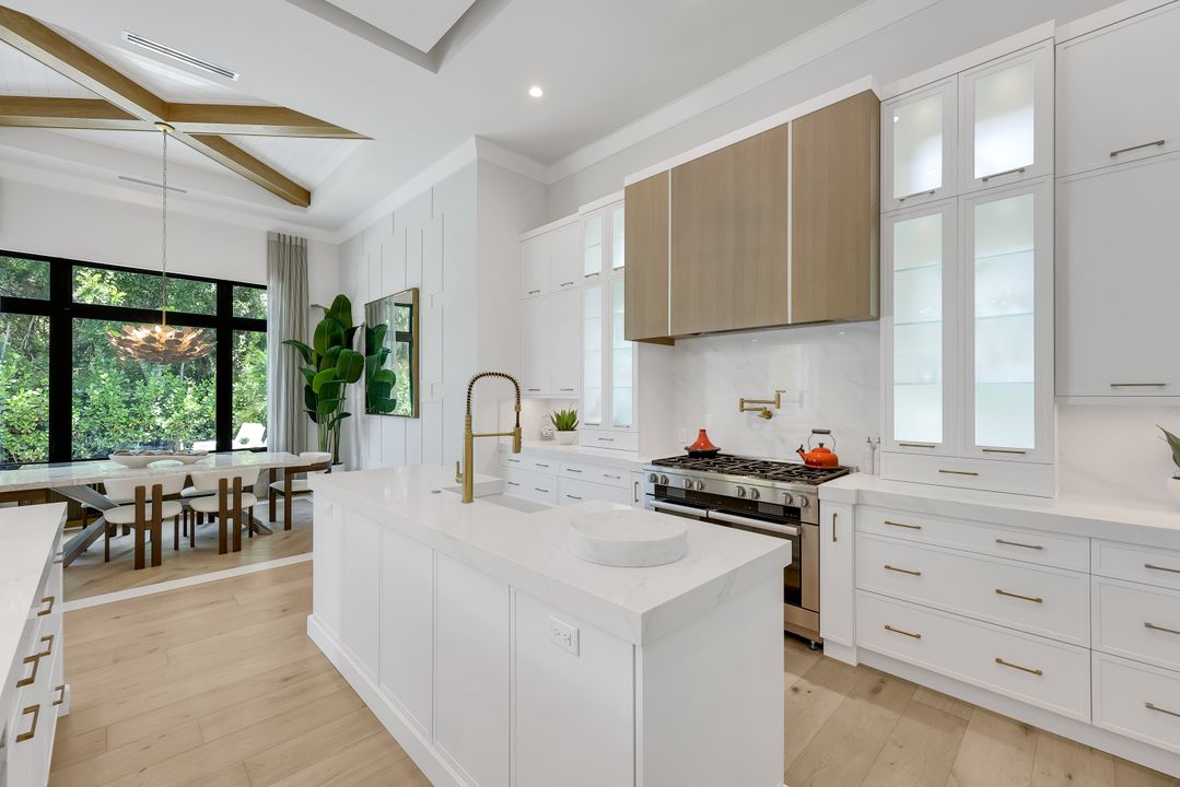 767 Park Shore Dr, Naples, FL 34103