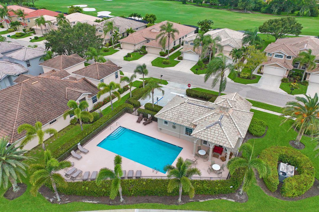 6654 Castlelawn Pl, Naples, FL 34113