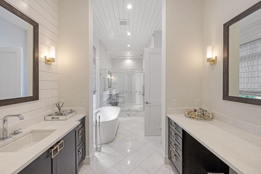 1501 Bluefin Ct, Naples, FL 34102