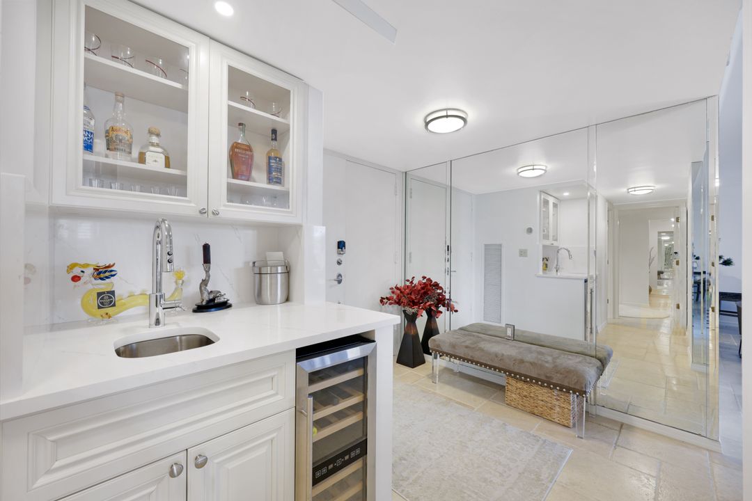 3115 Gulf Shore Blvd N #112 S, Naples, FL 34103